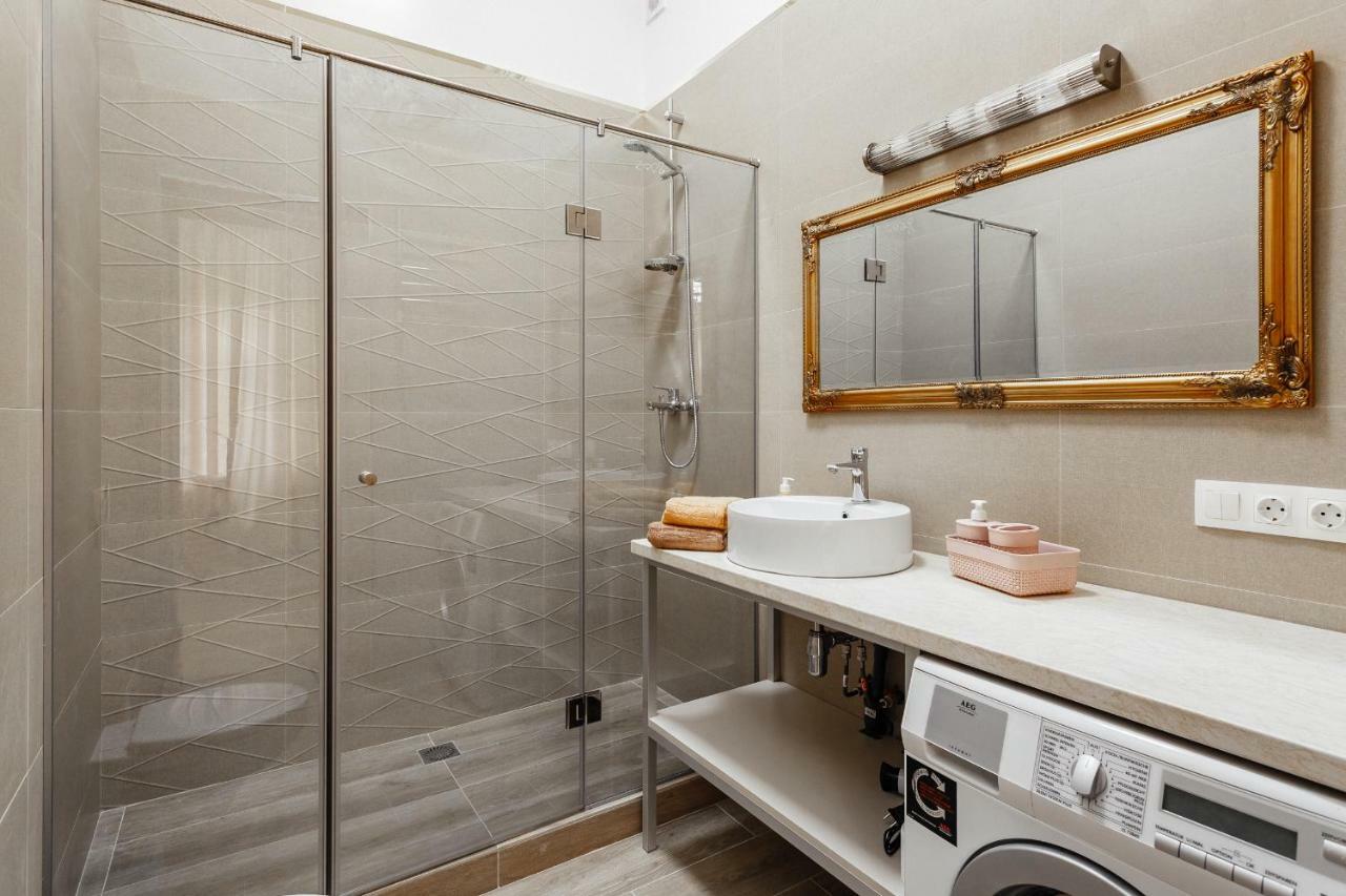 Central Barkar Apartments 敖德萨 外观 照片