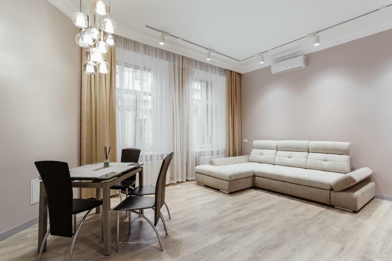 Central Barkar Apartments 敖德萨 外观 照片